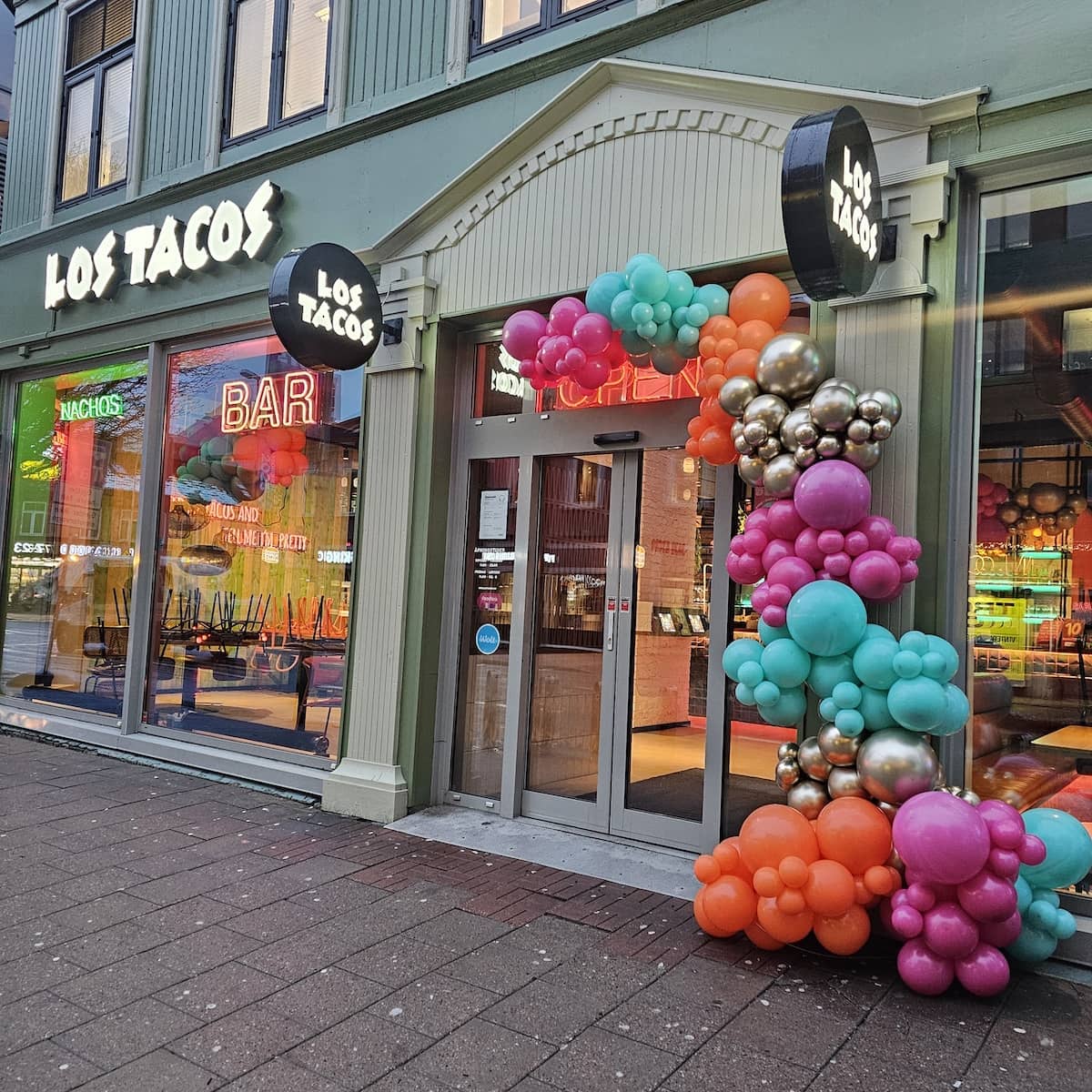 Stilig ballongdekor til produktlanseringer og promotering i Trondheim